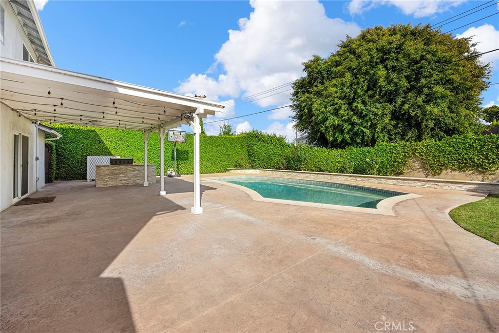 1394 Arrowhead Drive