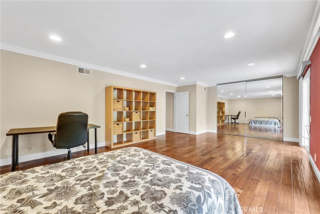 251 Avenida Santa Anita