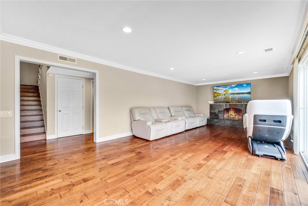 251 Avenida Santa Anita