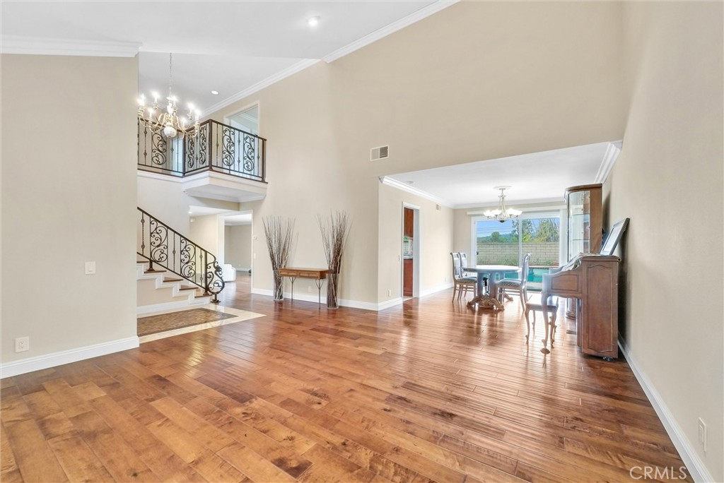 251 Avenida Santa Anita