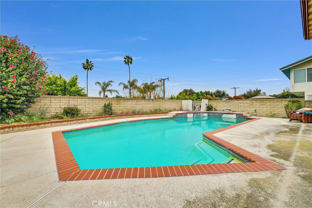 251 Avenida Santa Anita