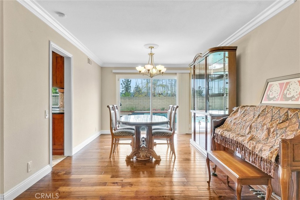 251 Avenida Santa Anita