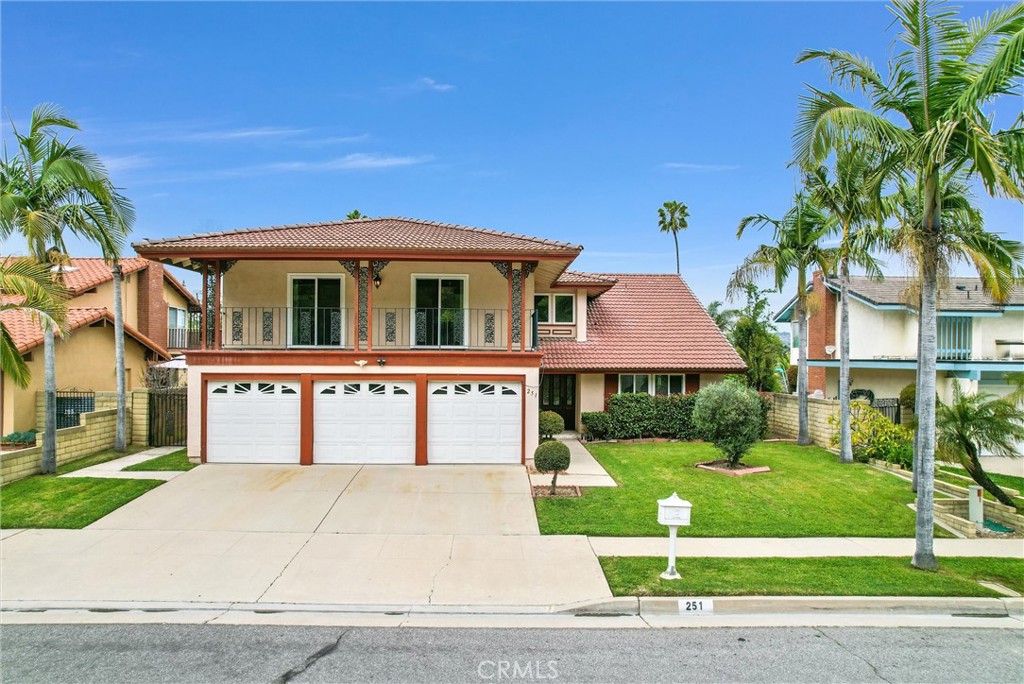 251 Avenida Santa Anita