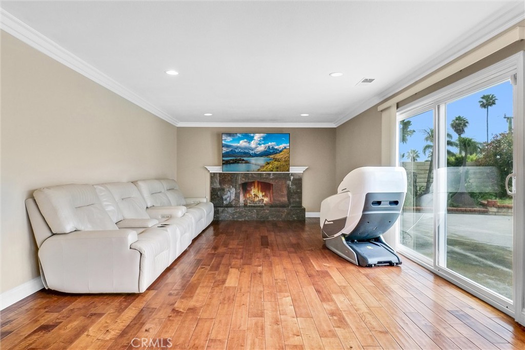 251 Avenida Santa Anita