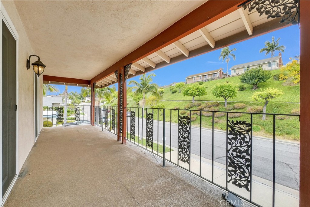 251 Avenida Santa Anita