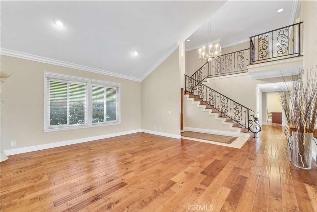 251 Avenida Santa Anita