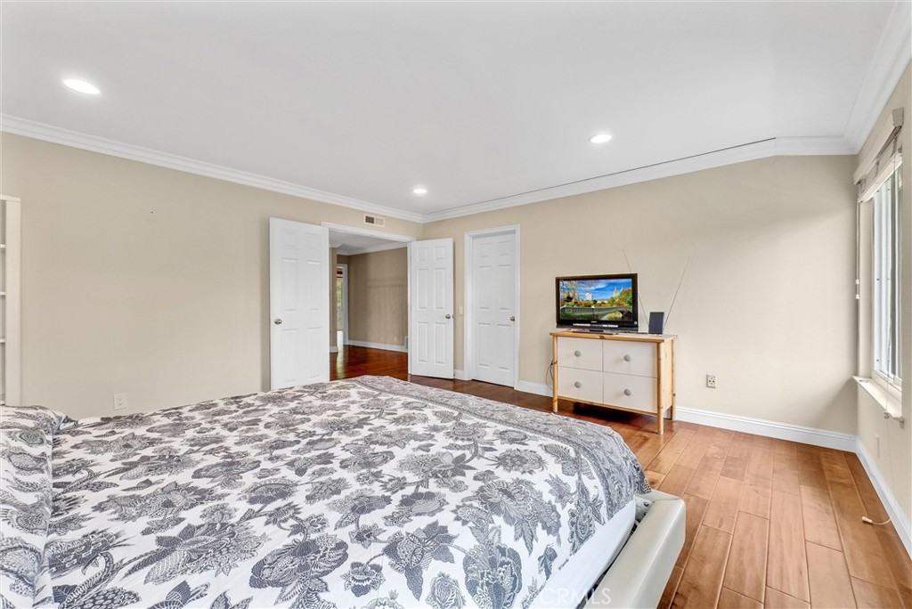 251 Avenida Santa Anita