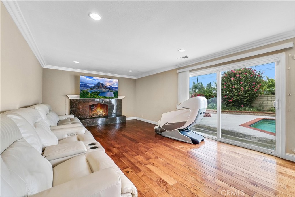 251 Avenida Santa Anita