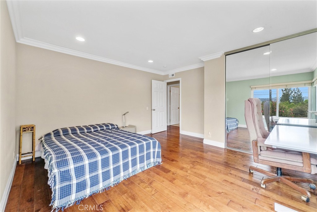 251 Avenida Santa Anita