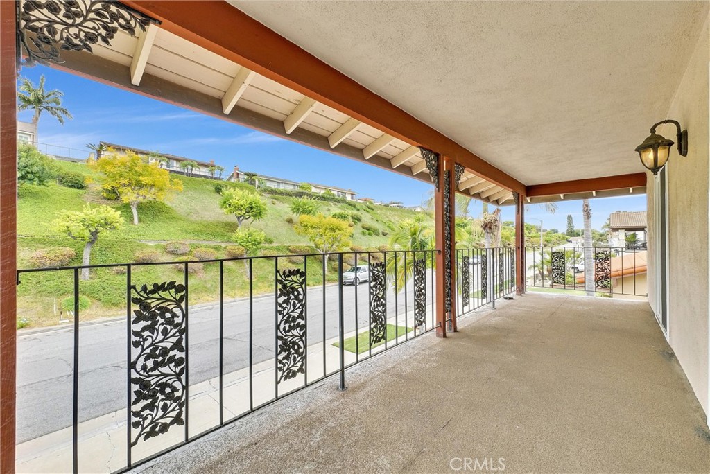 251 Avenida Santa Anita