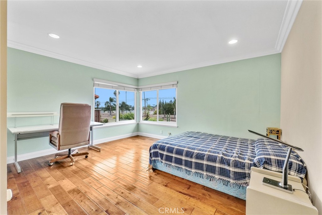 251 Avenida Santa Anita