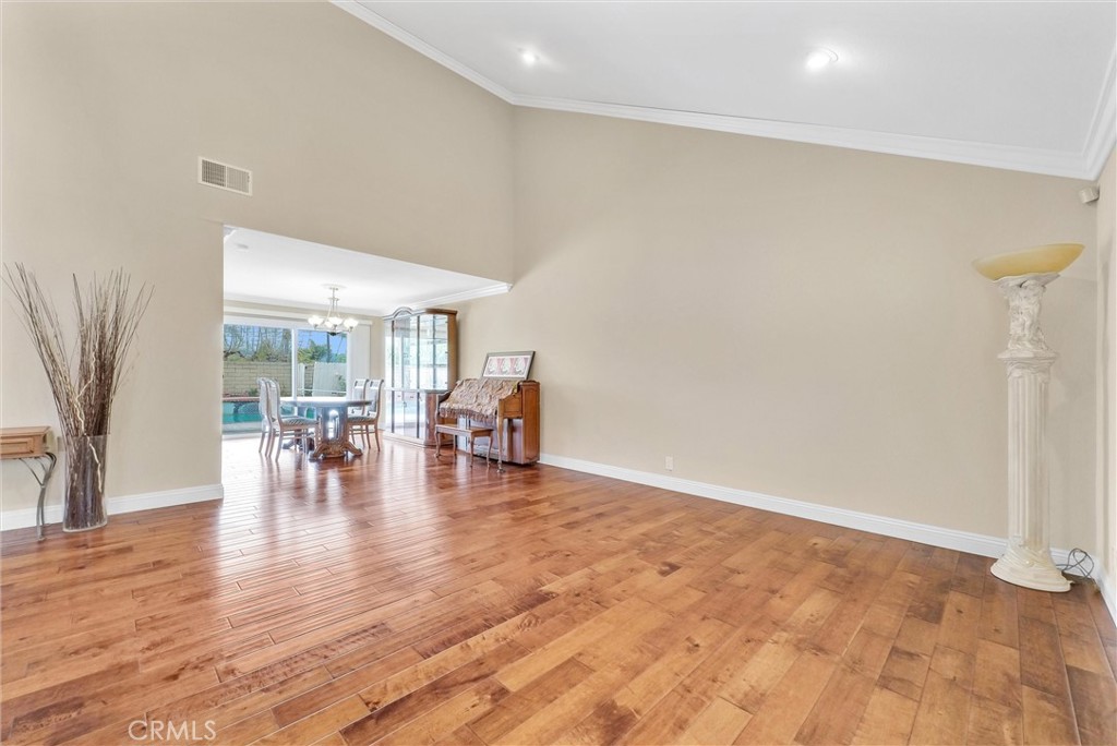 251 Avenida Santa Anita