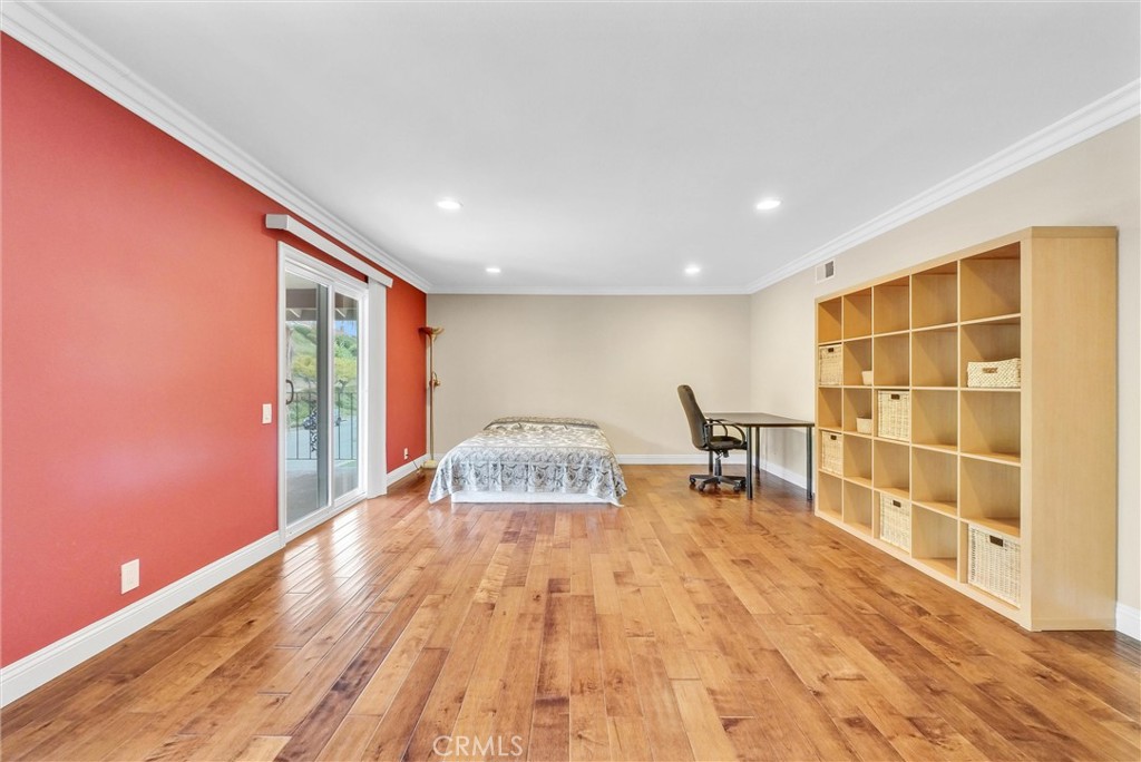 251 Avenida Santa Anita