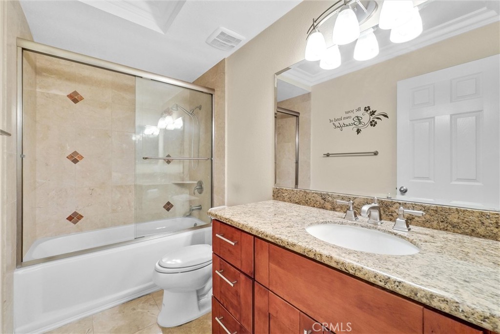 251 Avenida Santa Anita