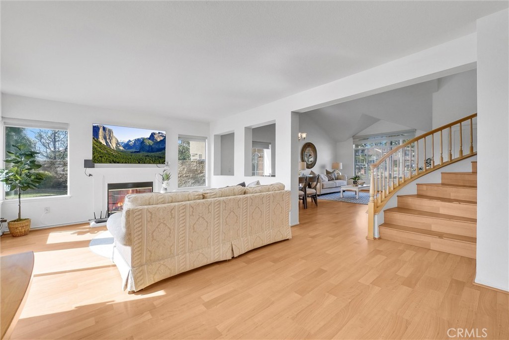 15914 Ridgeview Lane