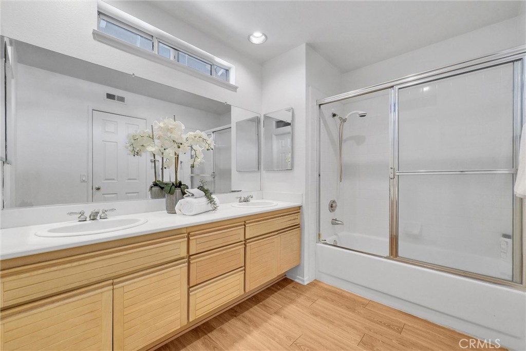 15914 Ridgeview Lane