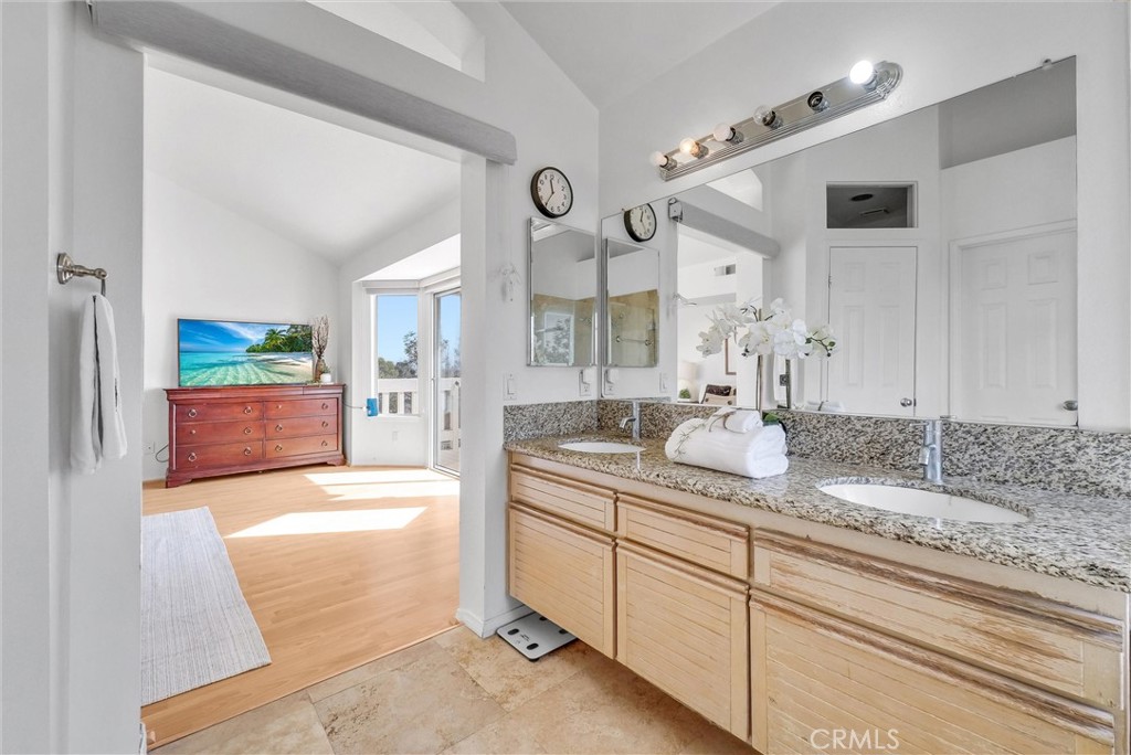 15914 Ridgeview Lane