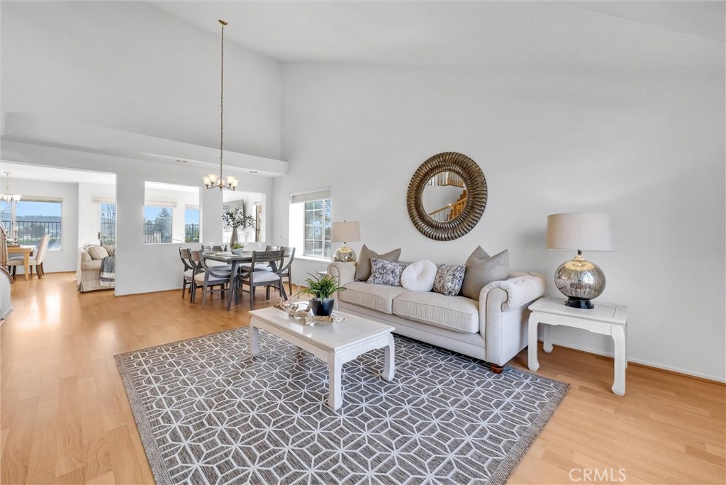 15914 Ridgeview Lane