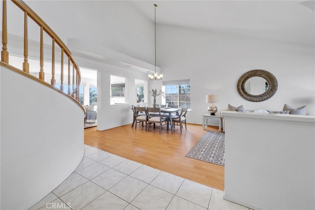 15914 Ridgeview Lane