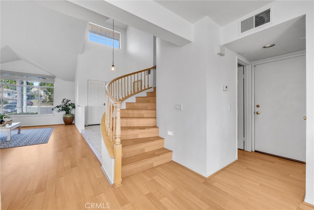 15914 Ridgeview Lane