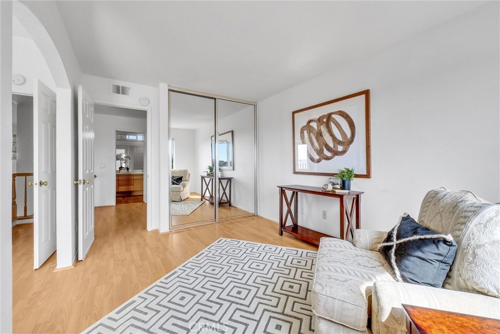 15914 Ridgeview Lane