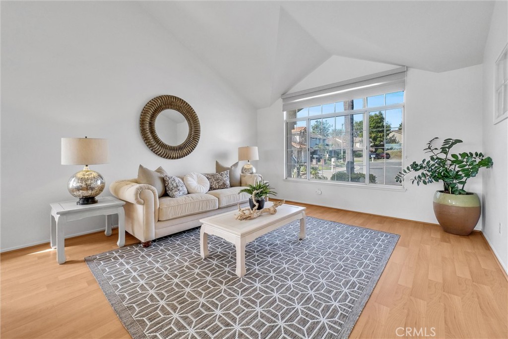 15914 Ridgeview Lane