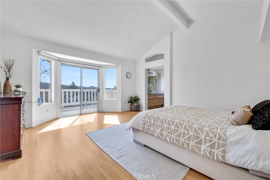 15914 Ridgeview Lane