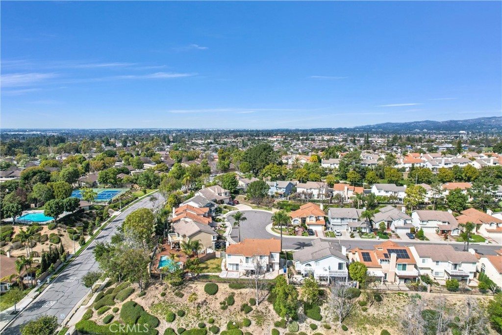 15914 Ridgeview Lane