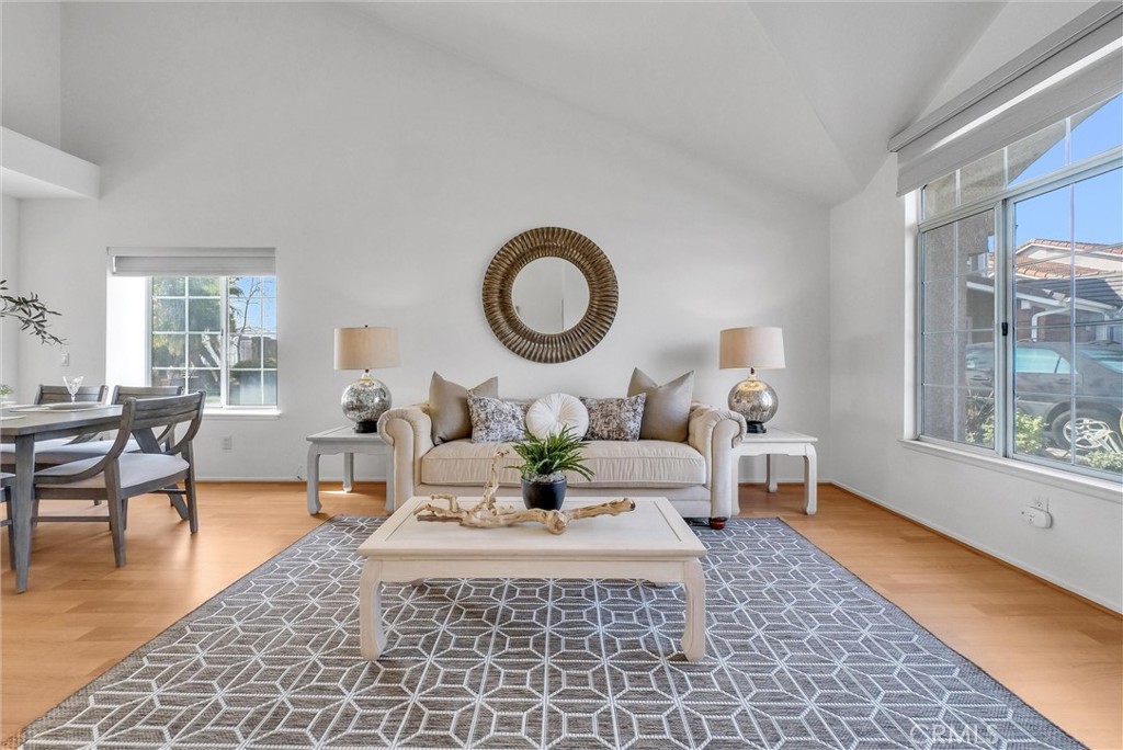 15914 Ridgeview Lane