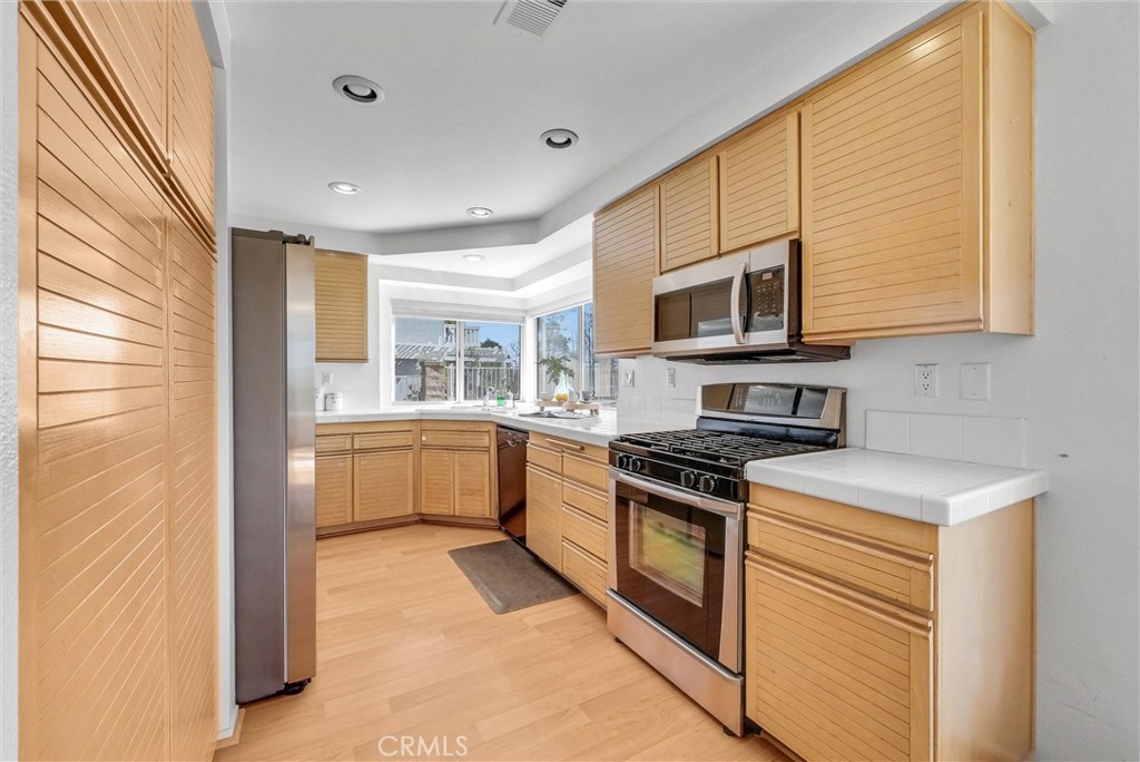 15914 Ridgeview Lane