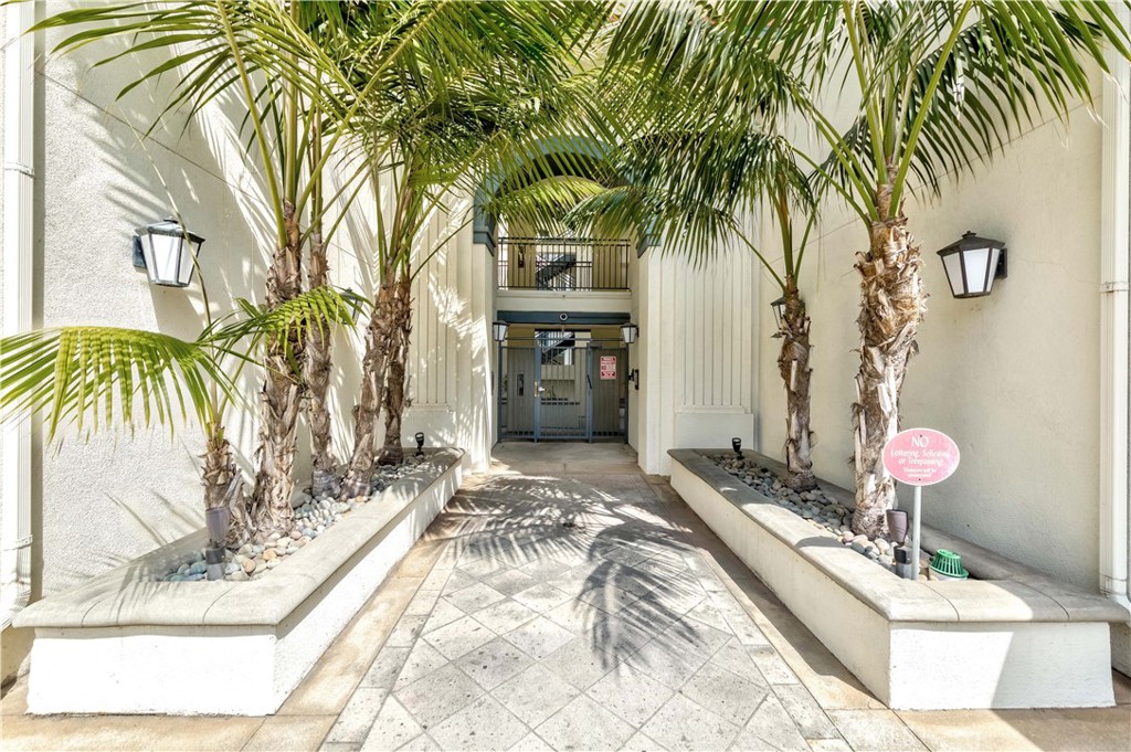 12963 Runway Road 414