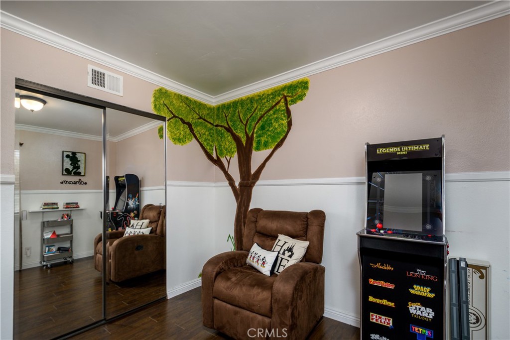 1550 Hillandale Avenue