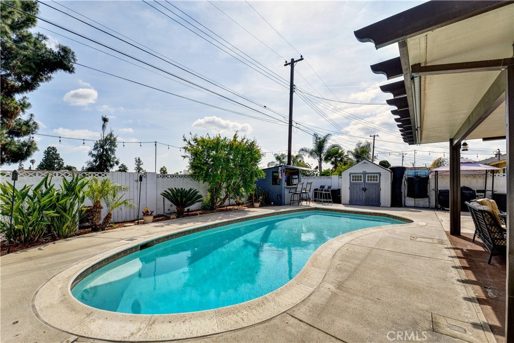 1550 Hillandale Avenue