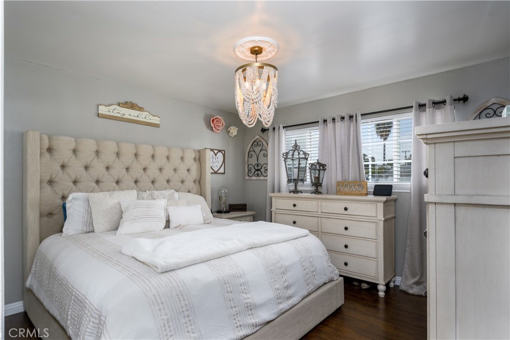 1550 Hillandale Avenue