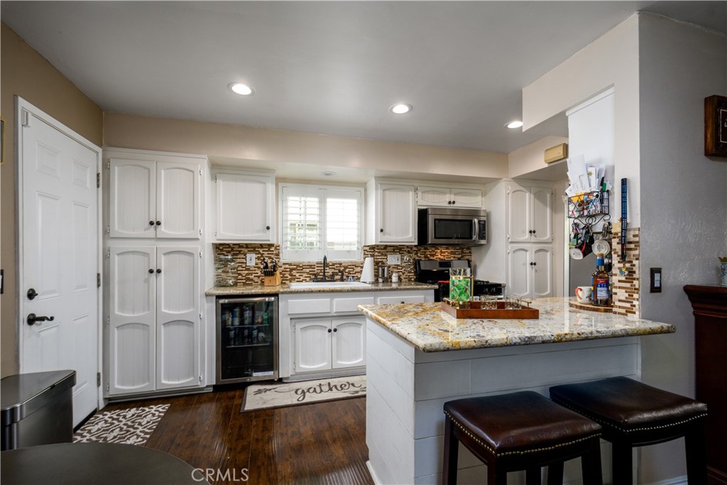 1550 Hillandale Avenue