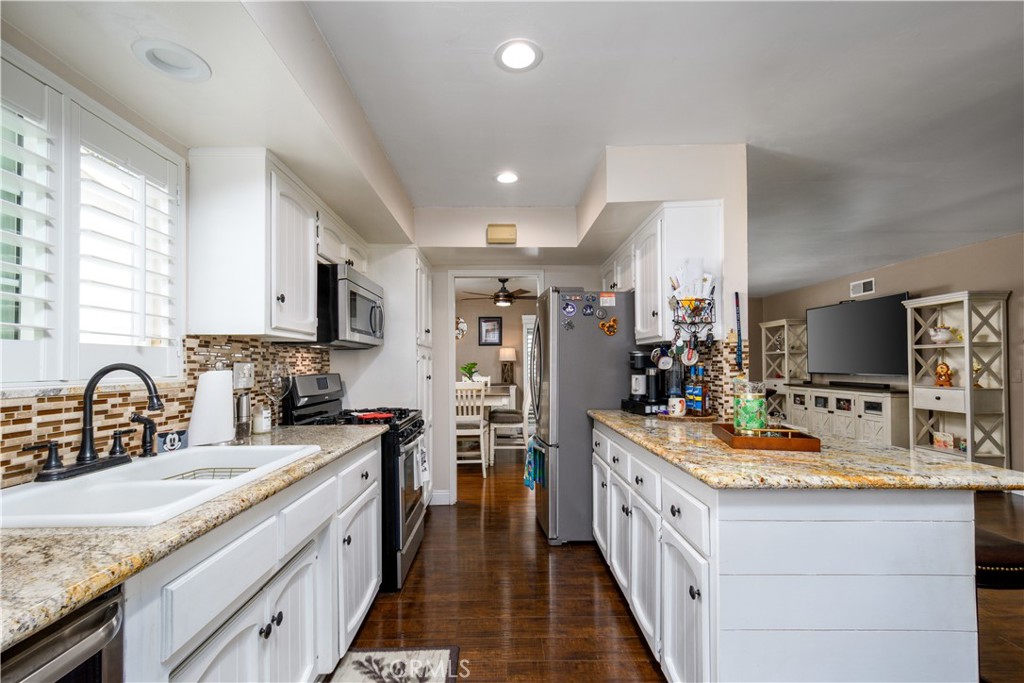 1550 Hillandale Avenue