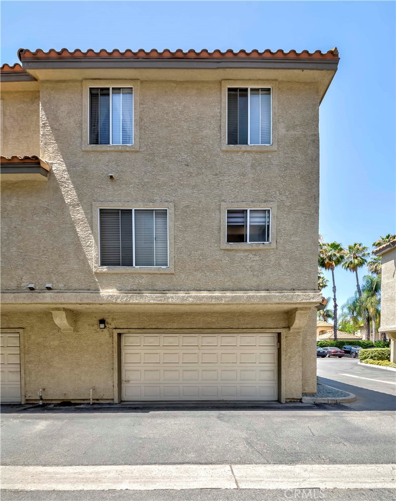 15034 Ocaso Avenue