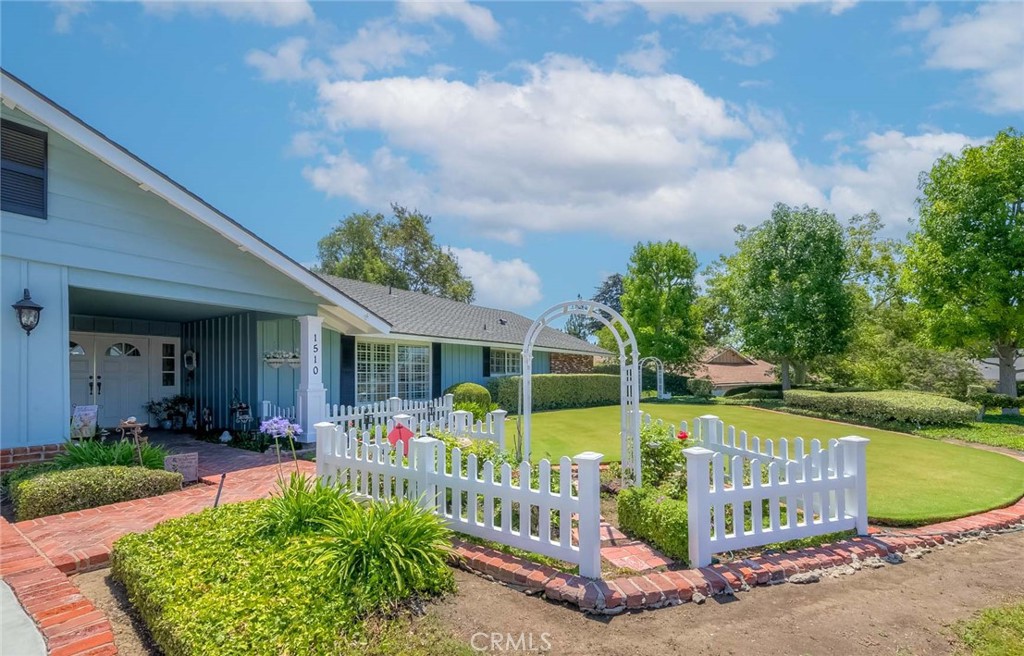 1510 Camino La Vista