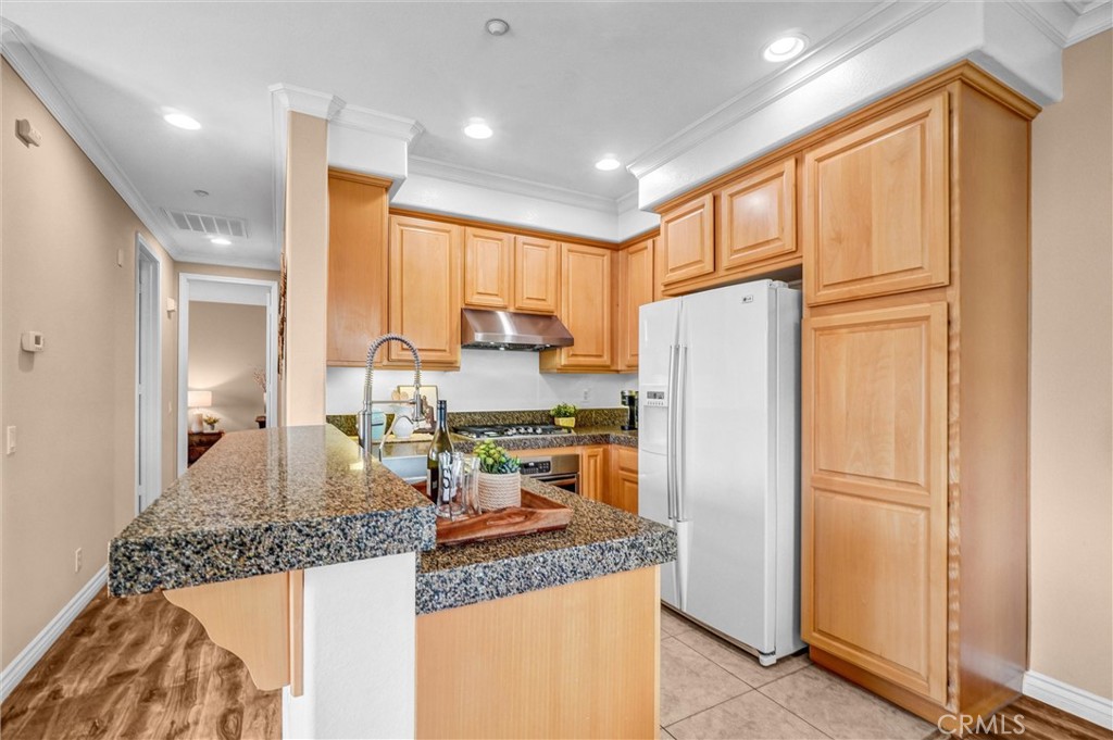 355 N Magnolia Avenue