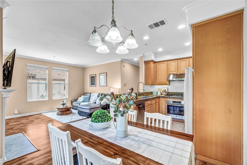 355 N Magnolia Avenue