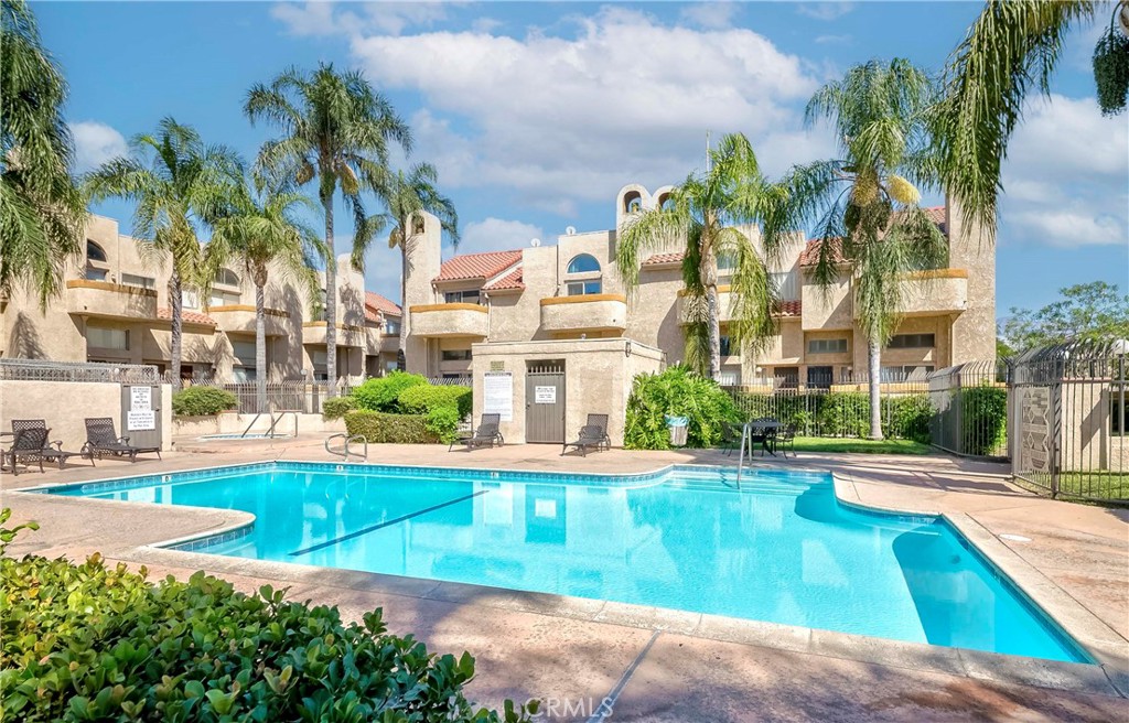 2030 S Bon View Ave G