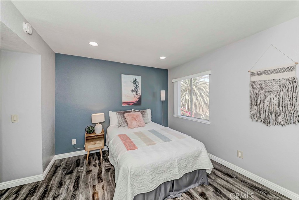 2030 S Bon View Ave G