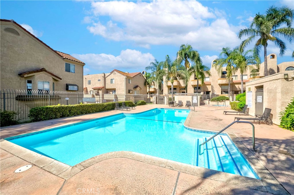 2030 S Bon View Ave G