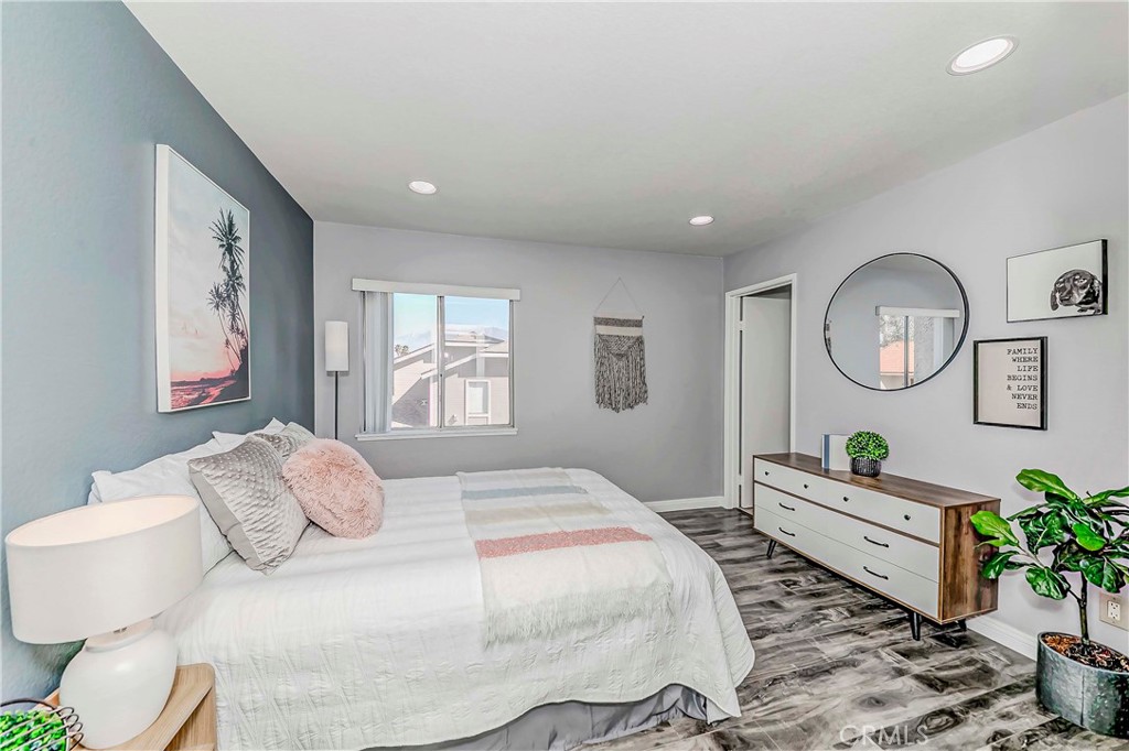 2030 S Bon View Ave G