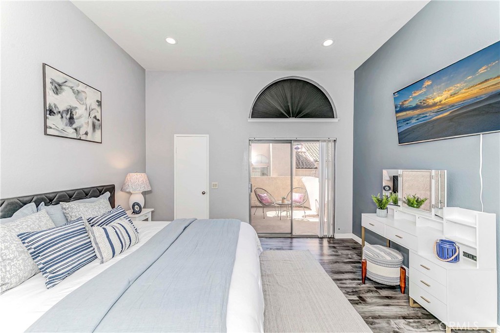 2030 S Bon View Ave G