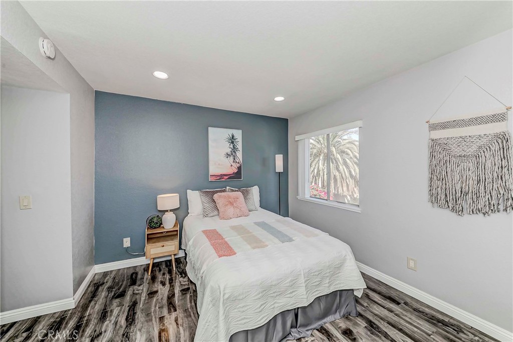 2030 S Bon View Ave G