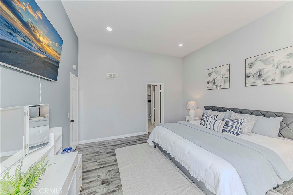 2030 S Bon View Ave G