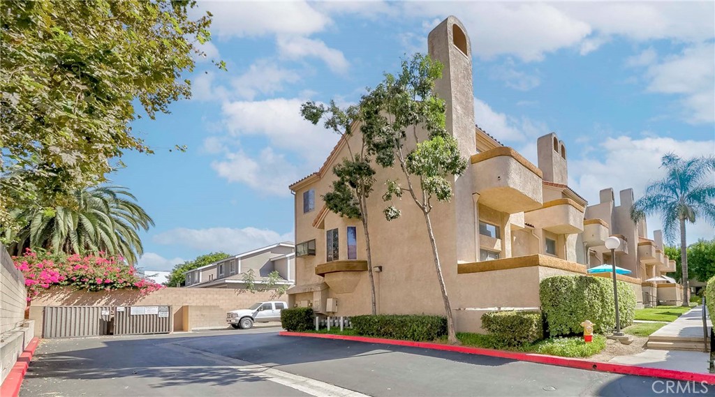 2030 S Bon View Ave G