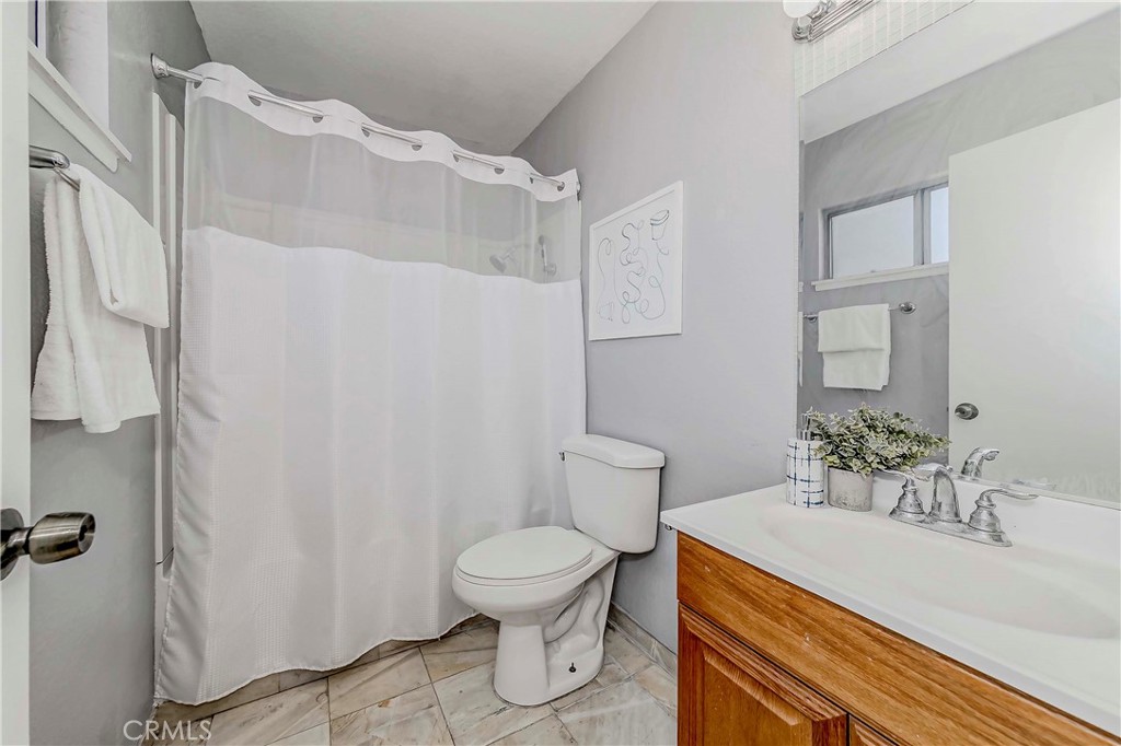 2030 S Bon View Ave G