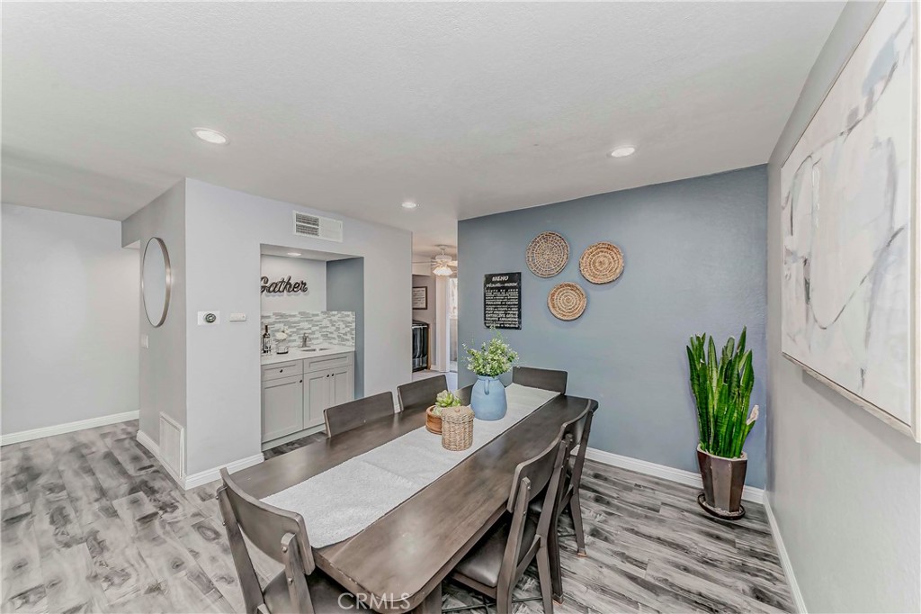 2030 S Bon View Ave G